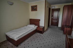 Отель Ужгород. Стандарт одноместный 3-местный твин 2