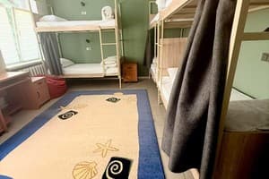 Хостел Vibe Place. Место в женском 8-местном номере  1