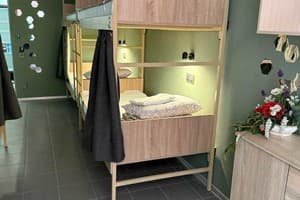 Хостел Vibe Place. Место в мужском 5-местном номере  1
