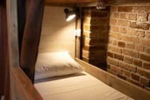 Хостел ViktoryHome. Місце у жіночому 6-місному номері нижнє 1