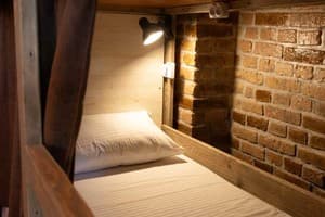 Хостел ViktoryHome. Місце у чоловічому 6-місному номері верхнє 2