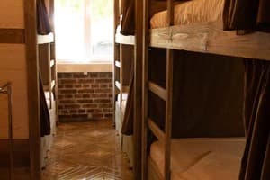 Хостел ViktoryHome. Місце у загальному 4-місному номері верхнє 1