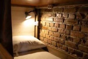 Хостел ViktoryHome. Місце у загальному 6-місному номері нижнє 2