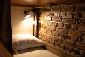 Хостел ViktoryHome. Місце у загальному 6-місному номері верхнє 1