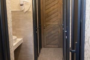 Хостел ViktoryHome. Місце у загальному 6-місному номері верхнє 8