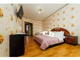 Квартира Яскраві квіти. Alex Apartments. Безконтактне заселення 24/7