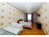 Яскраві квіти. Alex Apartments. Безконтактне заселення 24/7 4
