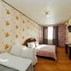 Яскраві квіти. Alex Apartments. Безконтактне заселення 24/7 5-6/28