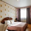 Яскраві квіти. Alex Apartments. Безконтактне заселення 24/7 8-9/28