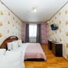 Яскраві квіти. Alex Apartments. Безконтактне заселення 24/7 9-10/28