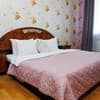 Яскраві квіти. Alex Apartments. Безконтактне заселення 24/7 12-13/28