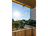 Яскраві квіти. Alex Apartments. Безконтактне заселення 24/7 26
