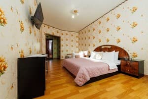 Квартира Яскраві квіти. Alex Apartments. Безконтактне заселення 24/7. Апартаменты двухместный  2