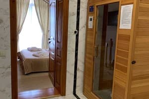 Отель Золотая Корона. Люкс двухместный с сауной 8