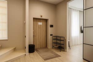 Квартира двухэтажная в отдельно стоящем доме, на ул. Первая Литейная 37. Апартаменты трехместный VIP на Первая Литейная 37 17