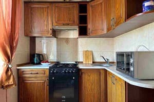 Квартира двухкомнатная на ул. Матросова 25а. Полулюкс 4-местный на ул. Матросова 25а рядом от остановки Гагарина по проспекту Соборному 10