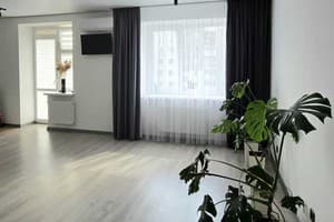 на Миколаївській 10