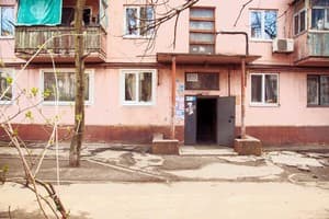 на вул. Незалежної України 65б  10