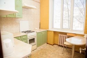 на вул. Незалежної України 82 4