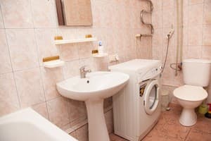 на вул. Незалежної України 82 7