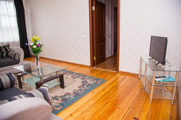 на ул.Сталеваров, 7 5