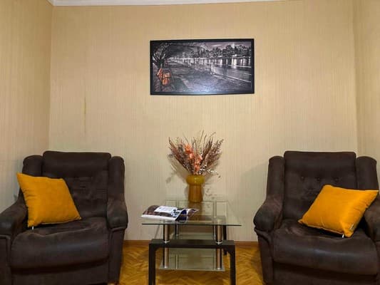 на ул. Яценко 7