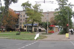 по ул. Независимой Украины 63/43 16