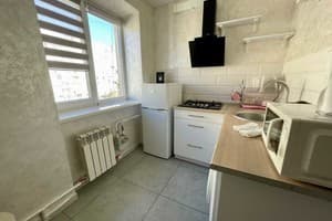 по ул. Торговица 4 1