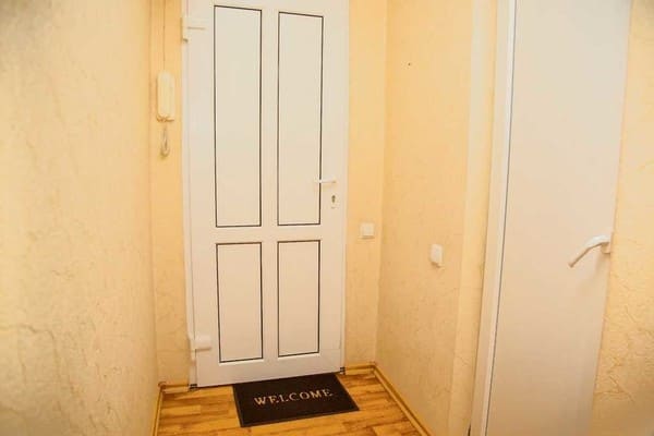 ул. Независимой Украины 63/13 8