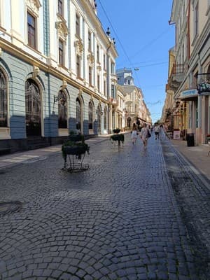 в центре по ул.Украинская 53 13
