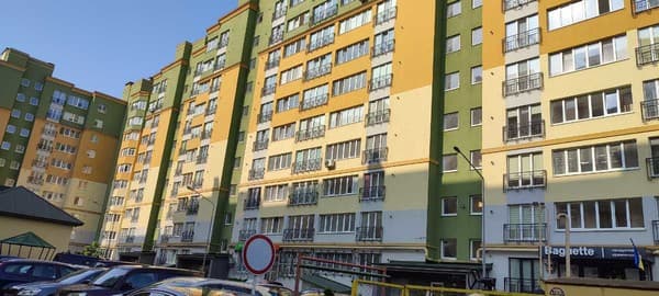 возле железнодорожного вокзала и областной больницы 11