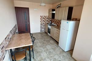 возле железнодорожного вокзала и областной больницы 13